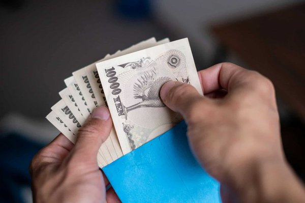 Quelle est la différence de coût à long terme entre une piscine à eau salée et une piscine chlorée?